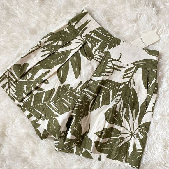 Abercrombie & Fitch Olive Leaf Print Linen Shorts - Picture 1 of 6
